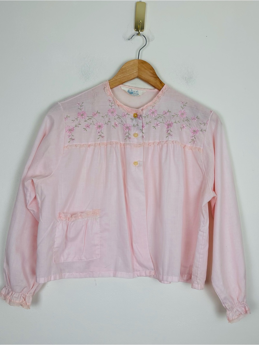 Vintage 60s petal pink lace trip floral embroidered cropped bed jacket. Est. S